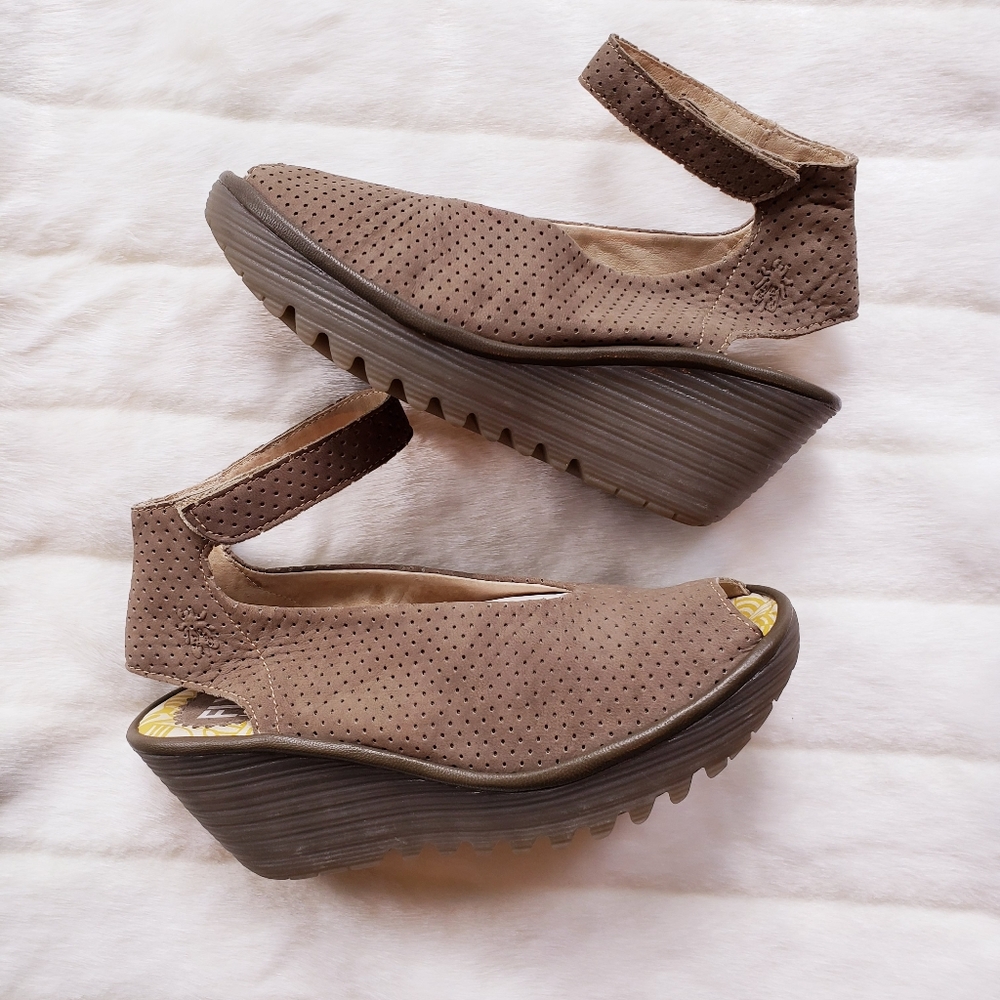 FLY LONDON COMFORT SANDAL